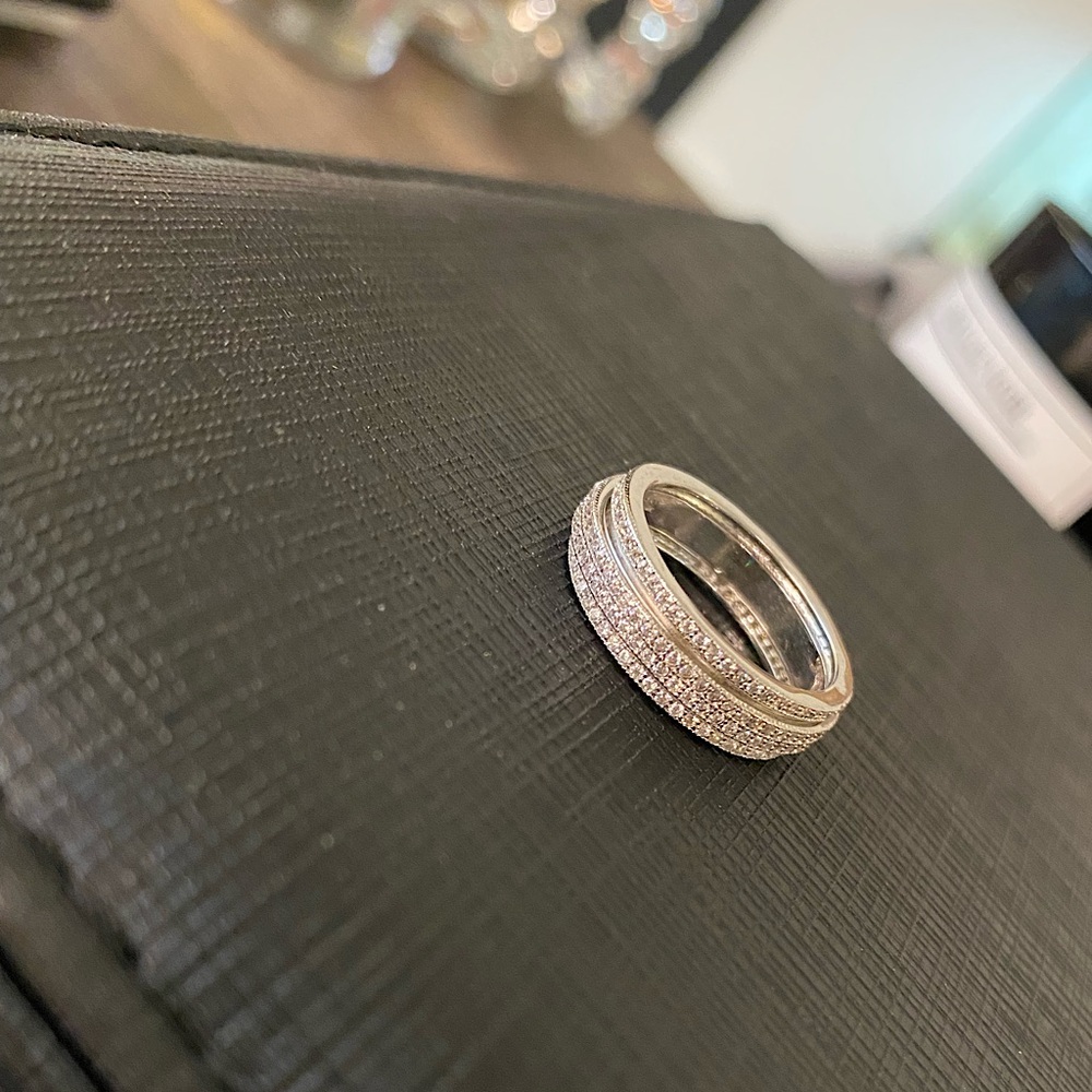 925 sterling Silver/ motion band ring/ size 8